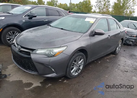 2015 Toyota Camry Le/Xle/Se/Xse z USA, uszkodzony, nr VIN 4T1BF1FK5FU027844